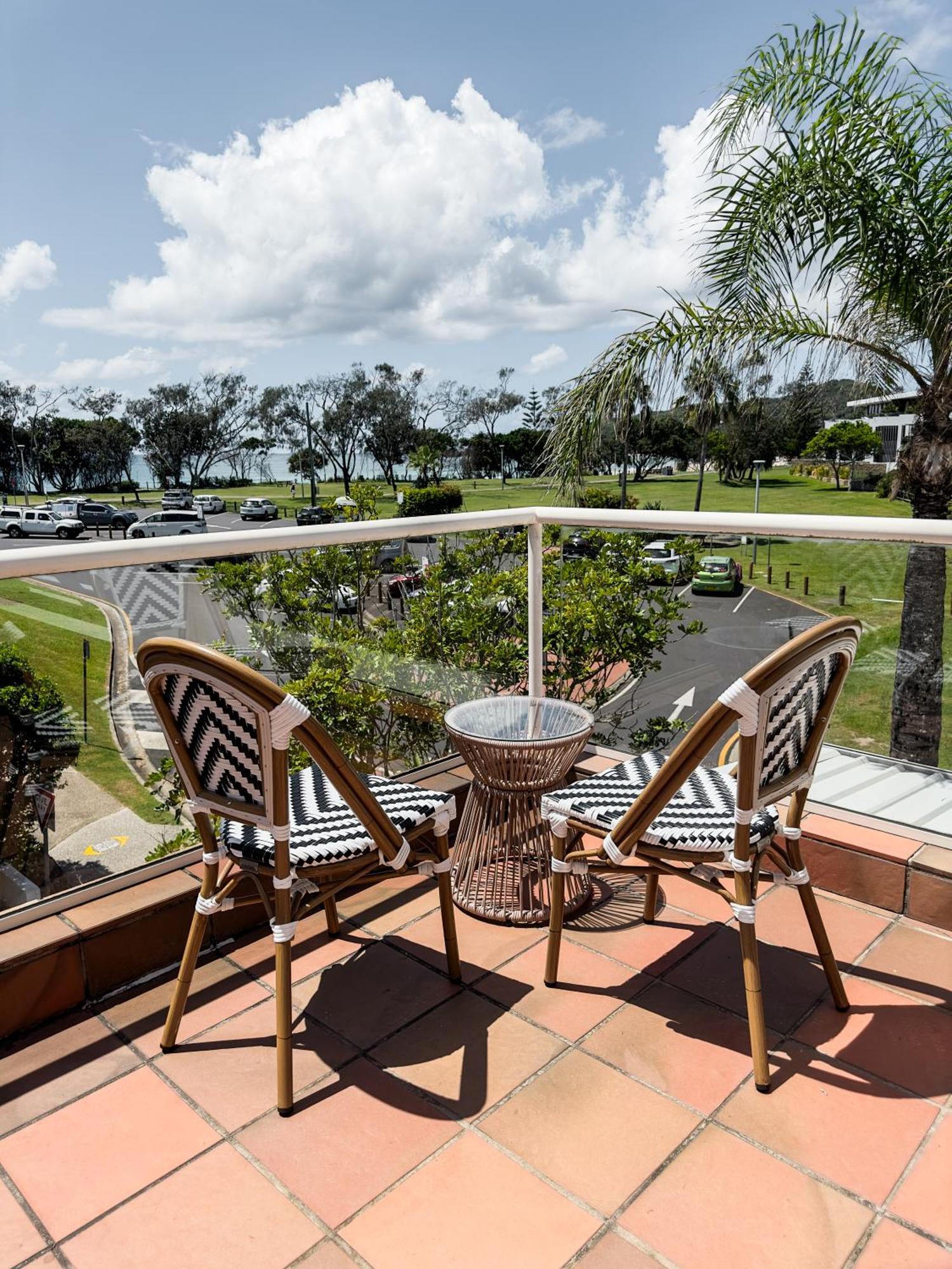 Waves Byron Bay Hotel Exterior foto