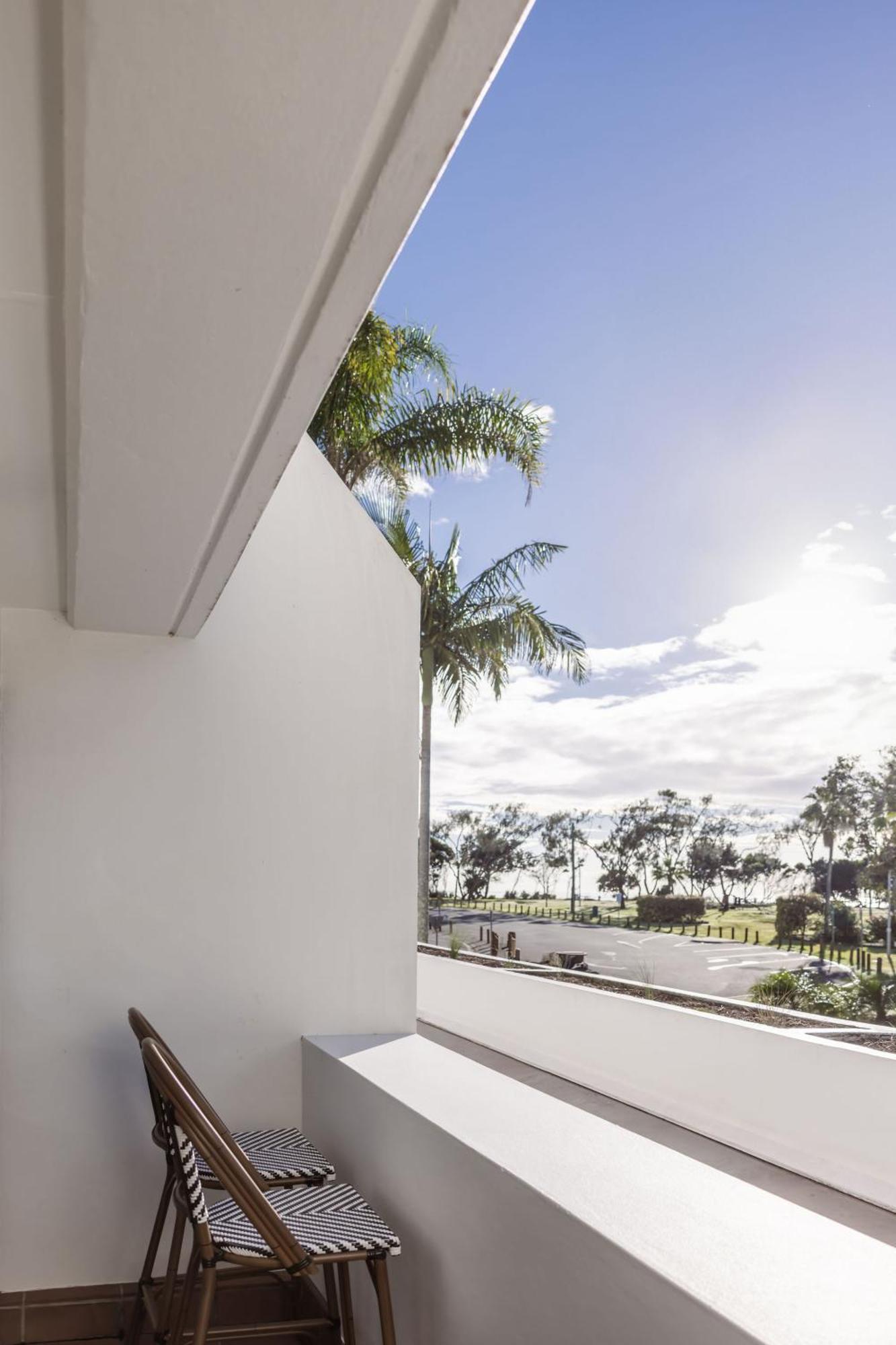 Waves Byron Bay Hotel Exterior foto