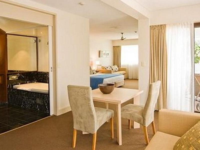 Waves Byron Bay Hotel Exterior foto